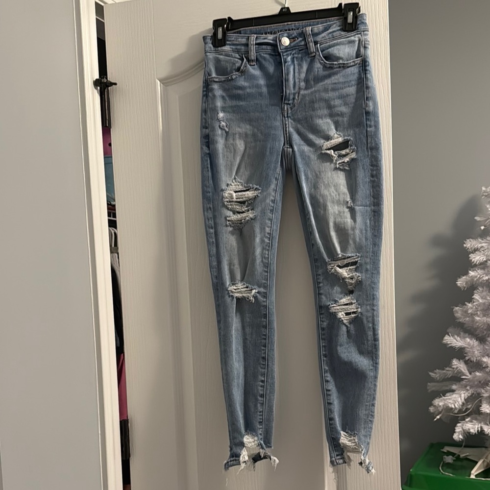 American Eagle ripped Women's skinny Jeans
